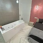 Appartamento Ta' Stef's Suites *