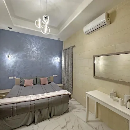 Ta' Stef's Suites *