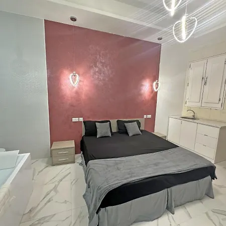 Ta' Stef's Suites شقة *