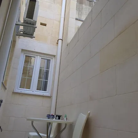 Ta' Stef's Suites Апартаменты Сан Лоренц