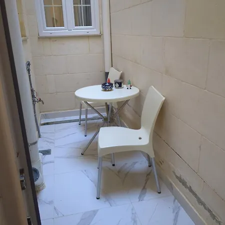 Ta' Stef's Suites Апартаменты Сан Лоренц